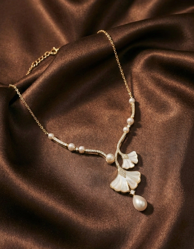 The Royal Pearl Set