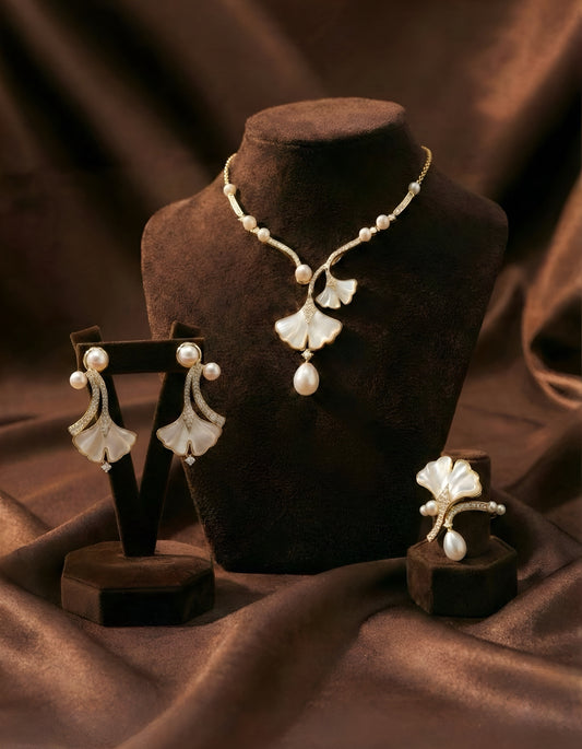 The Royal Pearl Set