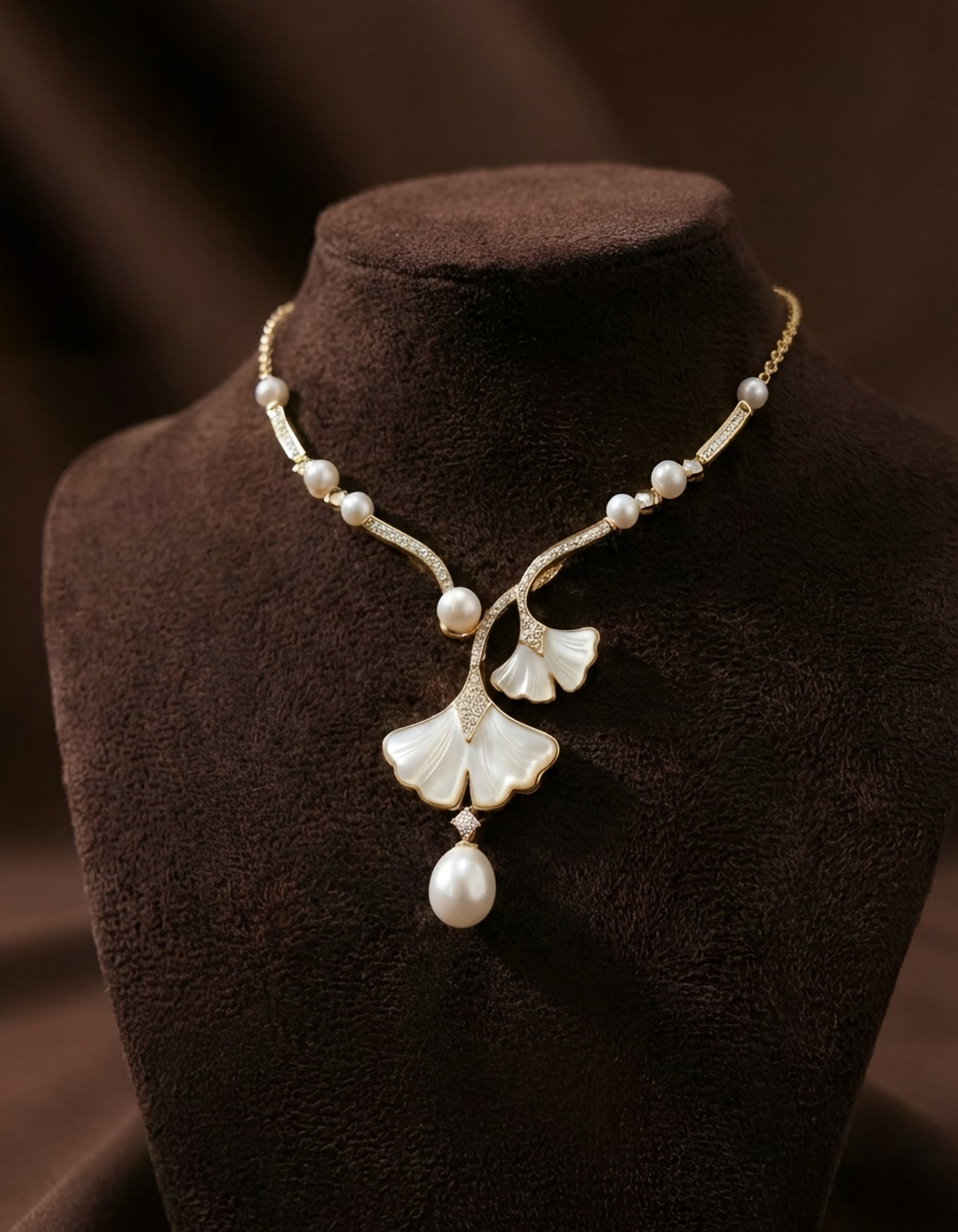 The Royal Pearl Necklace
